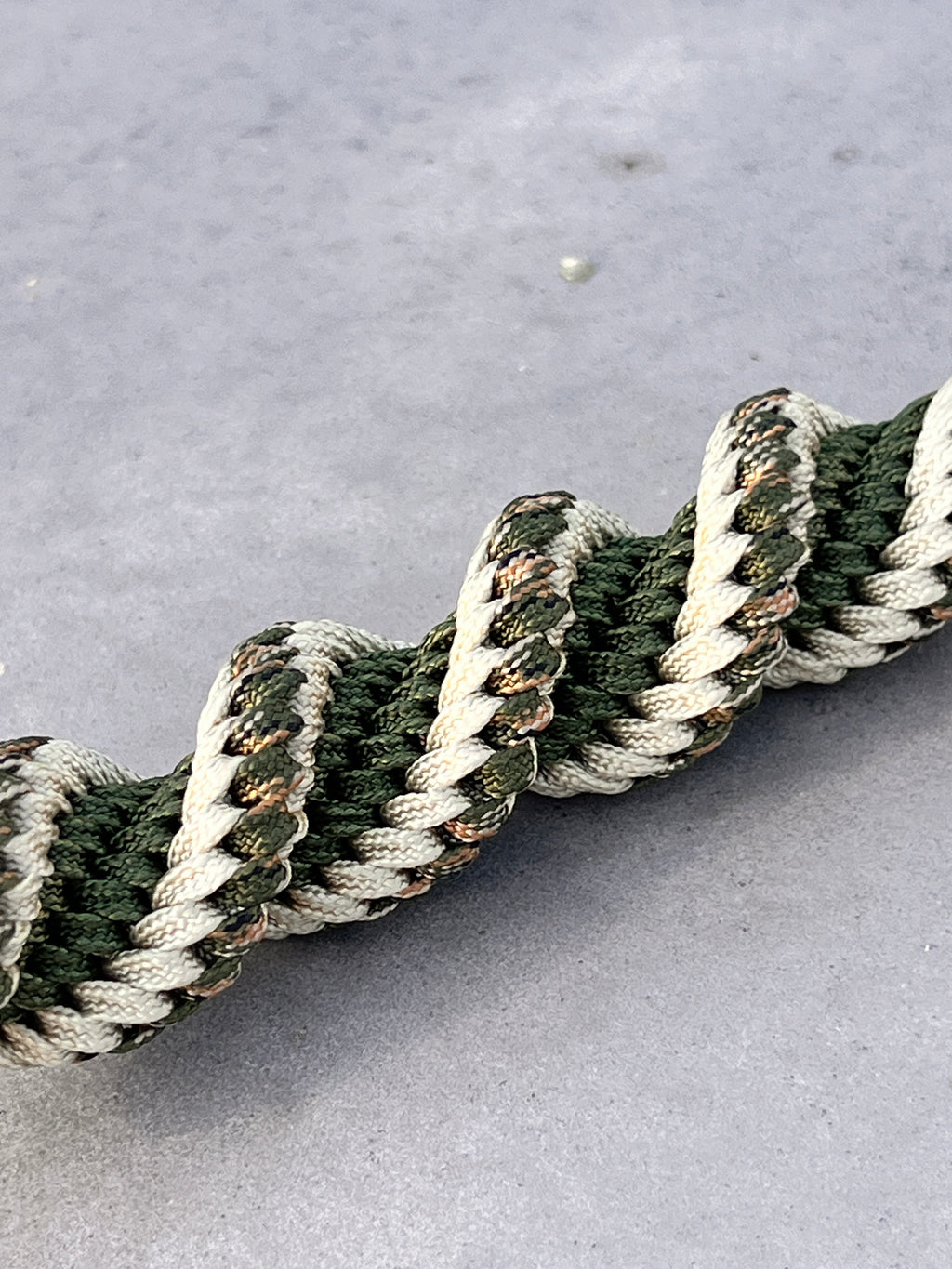 5in(13cm) Keychain 5-string Artisan Handwoven Helix Spiral Paracord Collectible Keychain – Tan and Army Green