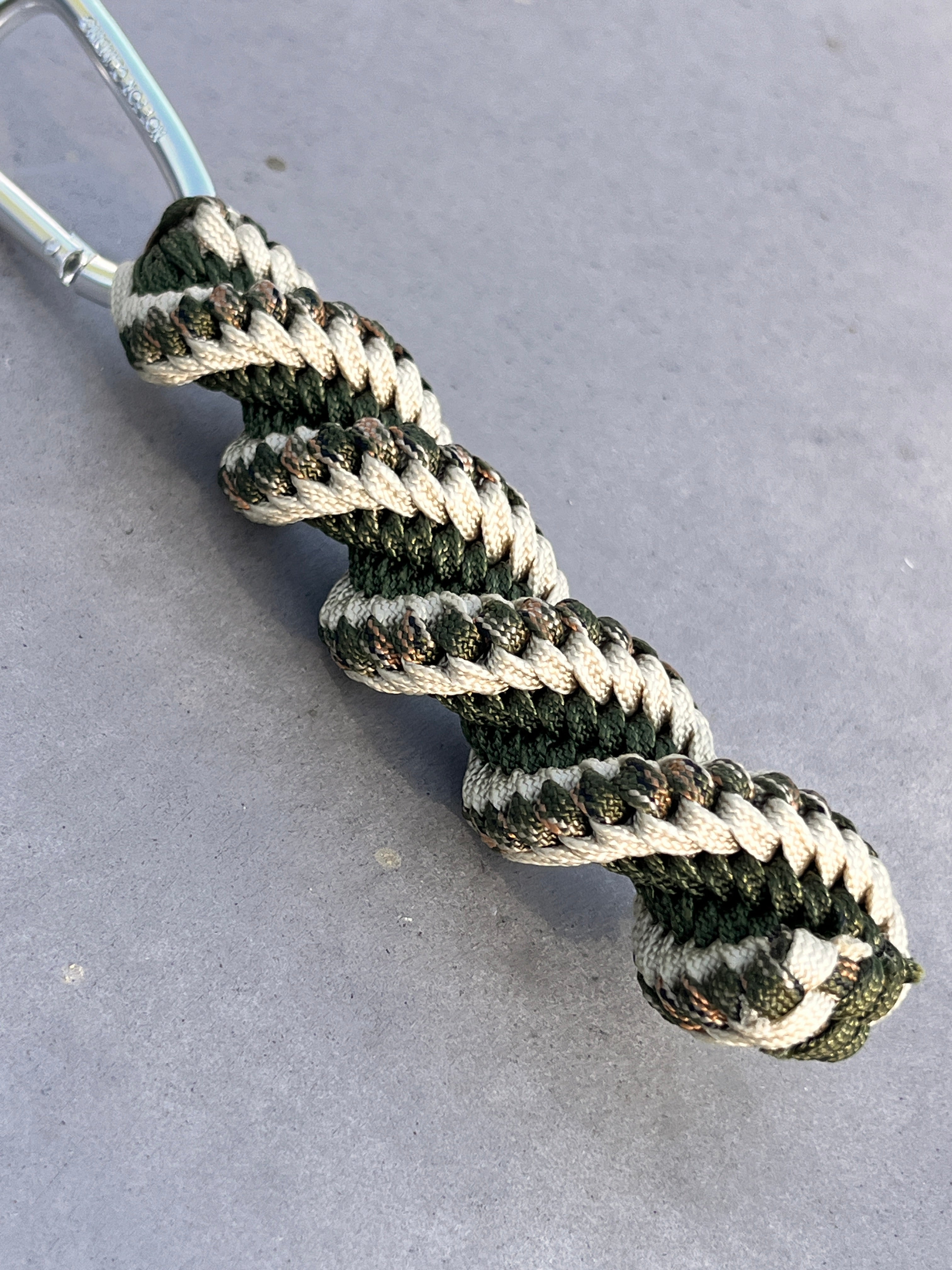5in(13cm) Keychain 5-string Artisan Handwoven Helix Spiral Paracord Collectible Keychain – Tan and Army Green