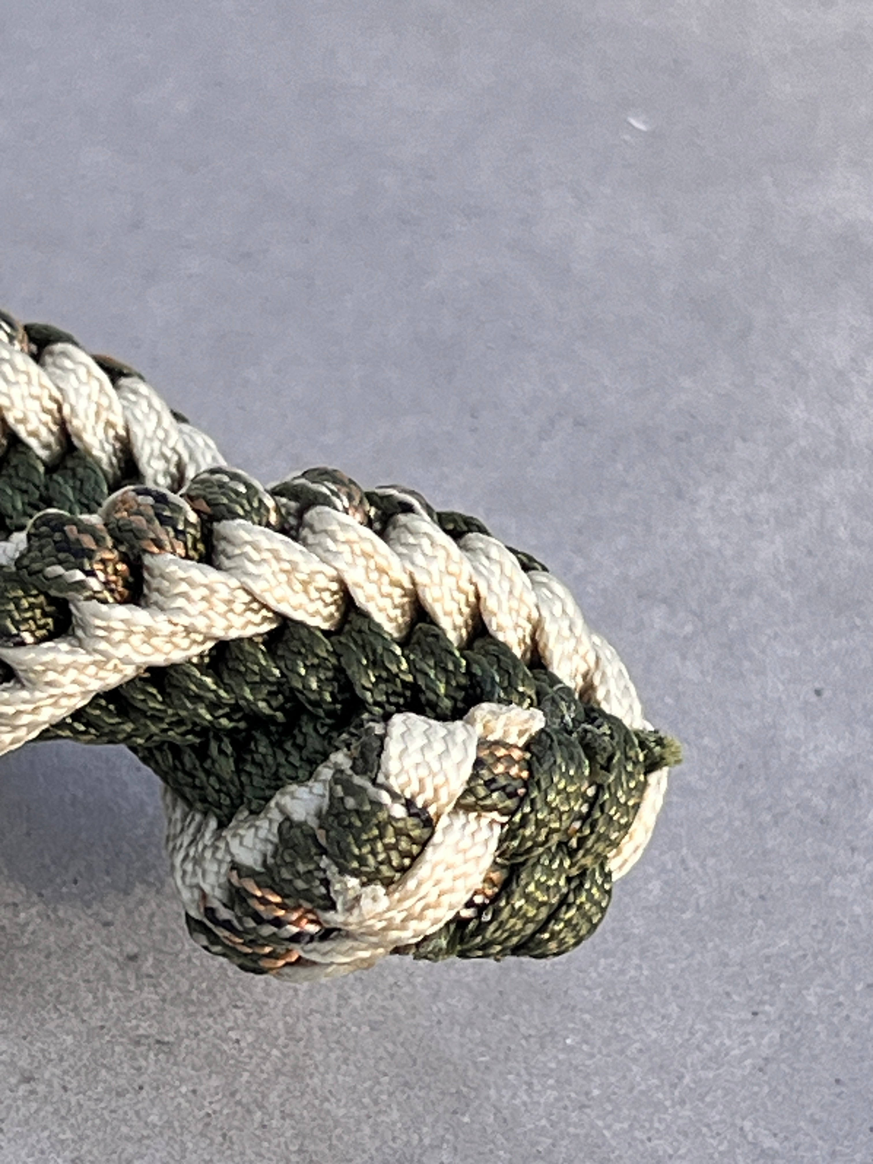5in(13cm) Keychain 5-string Artisan Handwoven Helix Spiral Paracord Collectible Keychain – Tan and Army Green