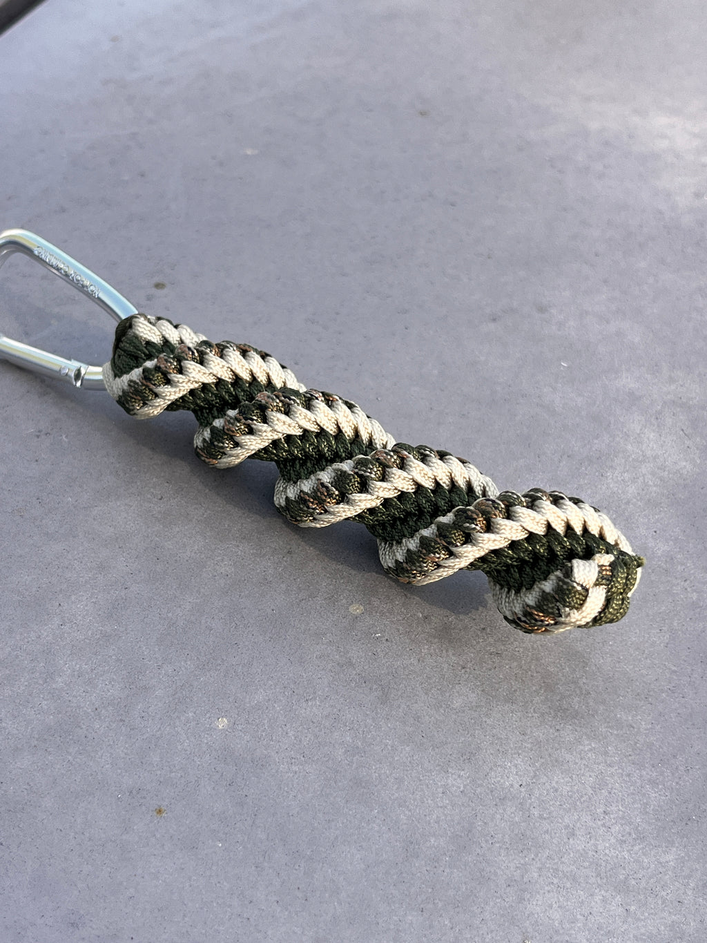 5in(13cm) Keychain 5-string Artisan Handwoven Helix Spiral Paracord Collectible Keychain – Tan and Army Green